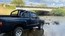 Imagen de ¡Indignante! Un turista fue sorprendido lavando su camioneta en el río Curruhué de Junín de los Andes