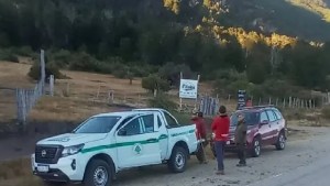 Una joven pasó la noche en el cerro Falkner de Neuquén y fue encontrada ilesa tras un operativo de rescate
