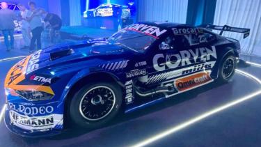 El auto de Manu tue presentado en sociedad, a pocas horas del arranque del TC en la capital rionegrina.