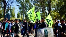 Imagen de Video | Uocra movilizó a los puentes Neuquén – Cipolletti y hubo un gran despliegue de fuerzas federales
