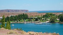Imagen de Del istmo Mari Menuco a El Chocón, el traslado de la mega villa turística que quedó en el olvido
