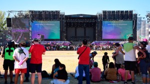 Ola de calor en la Fiesta de la Confluencia 2025 en Neuquén: atención al viento y la lluvia