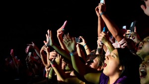 Fiesta de la Confluencia 2025 en Neuquén: viernes con 250 mil personas y los shows de Tiago PZK, Turf, Valentino Merlo y Angela Leiva