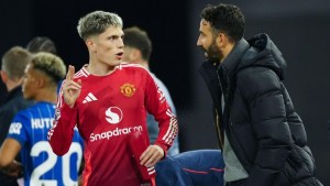 El técnico de Manchester United explicó el motivo de su enojo con Garnacho
