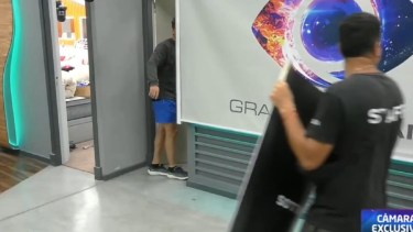 Juan Pablo se cruzó con el staff de Gran Hermano.
