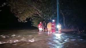 Rescate en Lago Puelo: no conocían la zona y los ayudaron a cruzar el río Azul en Chubut