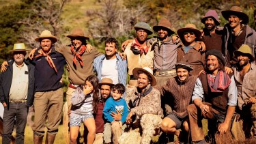 El grupo y amigos, parada a mitad de camino. Foto: gentileza Gastón Fournier.