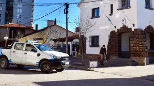 Le robaron el auto a un referente de la Uocra en Chichinales: apuntó contra una mujer que conoció en una fiesta