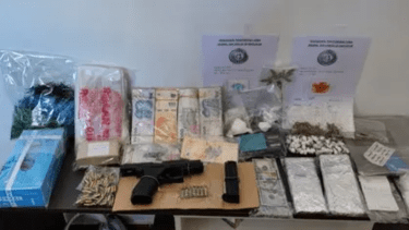 La droga y elementos secuestrados. Foto Gentileza Policía de Río Negro.