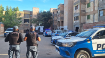 Imagen de Un detenido, armas, municiones y un chaleco antibalas: los resultados de nueve allanamientos en Cutral Co