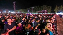 Imagen de Fiesta de la Manzana 2025 en Roca: sábado con casi 200 mil personas, peso de la manzana y baile con Nicki Nicole y Luck Ra