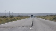 Imagen de Ruta 22, en Río Negro: piden su reparación y reclaman por la falta de señalización