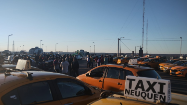 Fiesta de la Confluencia 2025 en Neuquén: «Priorizan a Uber», taxistas enojados con la organización