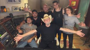 Los Comodines, de tocar para maniquíes en Las Grutas a grabar con el guitarrista de Mick Jagger