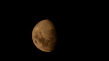 Imagen de ¿Por qué la luna está naranja?: humo en Neuquén y el Alto Valle