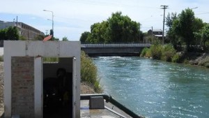 Murió un hombre ahogado en un canal de Allen: qué se sabe hasta ahora
