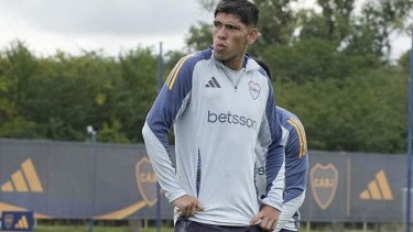 Carlos Palacios faltó al entrenamiento de este lunes y está en duda en Boca. Foto: @BocaJrsOficial.