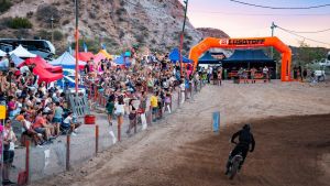 El Supercross de Verano define a sus campeones en La Barda de Neuquén