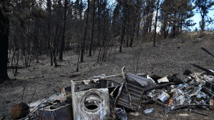 Damnificados por los incendios de El Bolsón recibieron el aporte para reconstruir sus casas