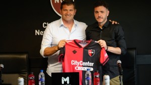 Mariano Soso y Rubén Capria con un pie afuera en Newell&#8217;s: van por un DT del fútbol argentino