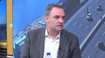 Imagen de Video | Manuel Adorni criticó a Santiago Caputo por interrumpir de Javier Milei: le dijo «que no era necesario»