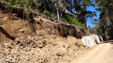 Los trabajos denunciados incluyen movimientos de tierra, desmontes y construcción de muros. (gentileza Vecinos del Oeste)
