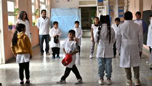 Las escuelas rurales en Río Negro resisten a la pérdida de alumnos