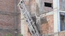 Imagen de Derrumbe de un andamio en pleno centro de Neuquén: al menos tres obreros heridos