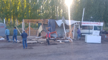 El procedimiento se hizo en conjunto con la Agencia de Seguridad Vial de la policía de Río Negro, la unidad Regional V, de la Brigada Motorizada, y personal de diferentes secretarías del Municipio. Foto: gentileza.