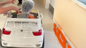 Mini móvil: la divertida forma de llegar sin miedo al quirófano en San Martín de los Andes