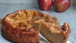 Cómo hacer una torta flan de manzanas apta celíacos