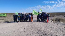 Imagen de Conflicto laboral en el Oleoducto Vaca Muerta Sur: el corte de Uocra sigue aunque hubo avances en la negociación