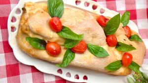Mirá que fácil y tentador es hacer este pan trenzado caprese