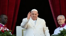 Imagen de Papa Francisco con «un cuadro clínico complejo» y una internación prolongada