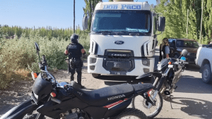 Lo despidieron, amenazó al jefe y huyó con un camión por la Ruta 151: fue atrapado en Cipolletti