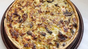 Quiche de puerros, hongos y queso azul para este lunes sin carne