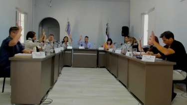 La aprobación del artículo cuestionado fue por ocho votos a favor y dos en contra. 
