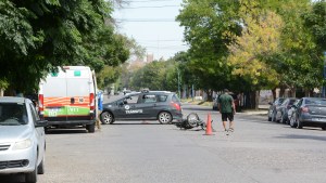 Motociclistas heridos tras sufrir un choque en Roca
