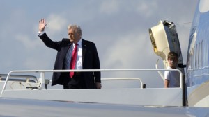 Donald Trump anunciará aranceles del 25% a acero y aluminio el lunes y prevé más impuestos a importaciones