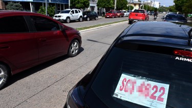 En Río Negro se acumulan los vehículos en espera por la escasez de patentes