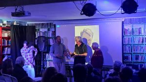 Esteban Bayer: «El atentado contra el monumento a Osvaldo marca estos tiempos: la aberración contra la cultura, la historia y la memoria»