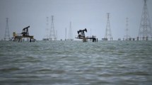 Imagen de Una barcaza petrolera se hundió en Venezuela: hay un operario muerto, dos desaparecidos y seis heridos