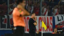 Imagen de Gallardo, desenfocado en la medalla y preocupado por el nivel de River