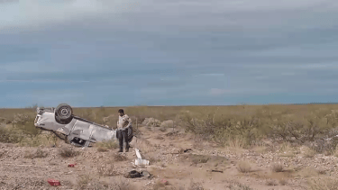 Video | Accidente en Ruta 51 en Vaca Muerta: robaron una camioneta de EPEN y volcaron