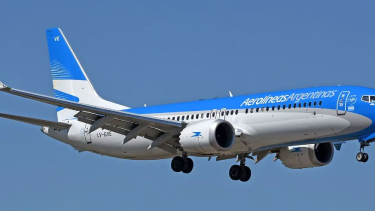 Un avión de Aerolíneas Argentinas estuvo dando vueltas durante una hora sobre Santa Fe: cuál fue el motivo