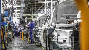 Liberaron las importaciones de autopartes: esto plantea la modificación de Ley de la Tránsito