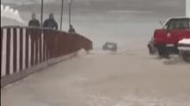 Imagen de Video | Fuerte temporal en Las Grutas: un Jeep fue arrastrado por el agua en la tercera bajada