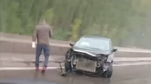 Imagen de Fuerte choque en la Ruta 22, a la altura de Fernández Oro: perdió el control del auto en medio de la intensa lluvia
