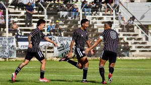 Cipolletti goleó 4 a 0 a Guillermo Brown de Puerto Madryn en su debut como local