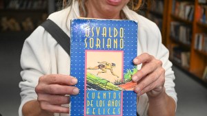 Honrar los “años felices” en Cipolletti: vecinos reivindican el legado del escritor Osvaldo Soriano